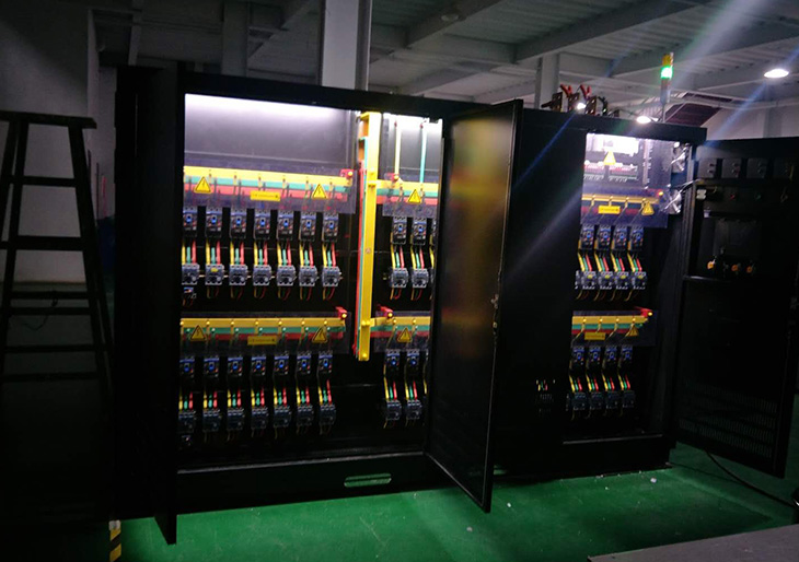 工業(yè)型PLC智能變頻1440KW電熱水鍋爐
